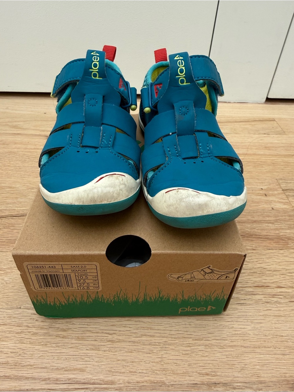 Plae Sam 2.0 in Seaport. Size 10.5